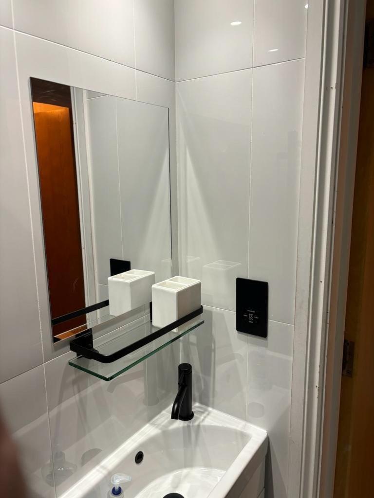 Studio Flat In The Heart Of St. Johns Wood Londra Esterno foto